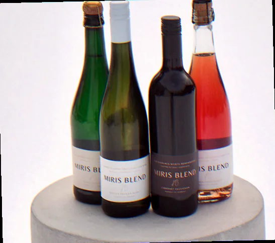Alkoholfri vin med granatæble billede