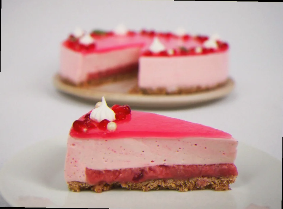 Kage med granatæble billede